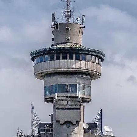 The Genex In The Skies Apartment *